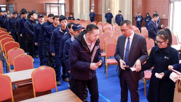 河南zoty中欧·(中国)体育官方网站|福利堆成山,欢乐过小年